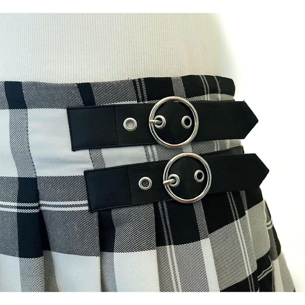 Forever 21 Pleated Skirt | Black & White Plaid - Picture 6 of 7
